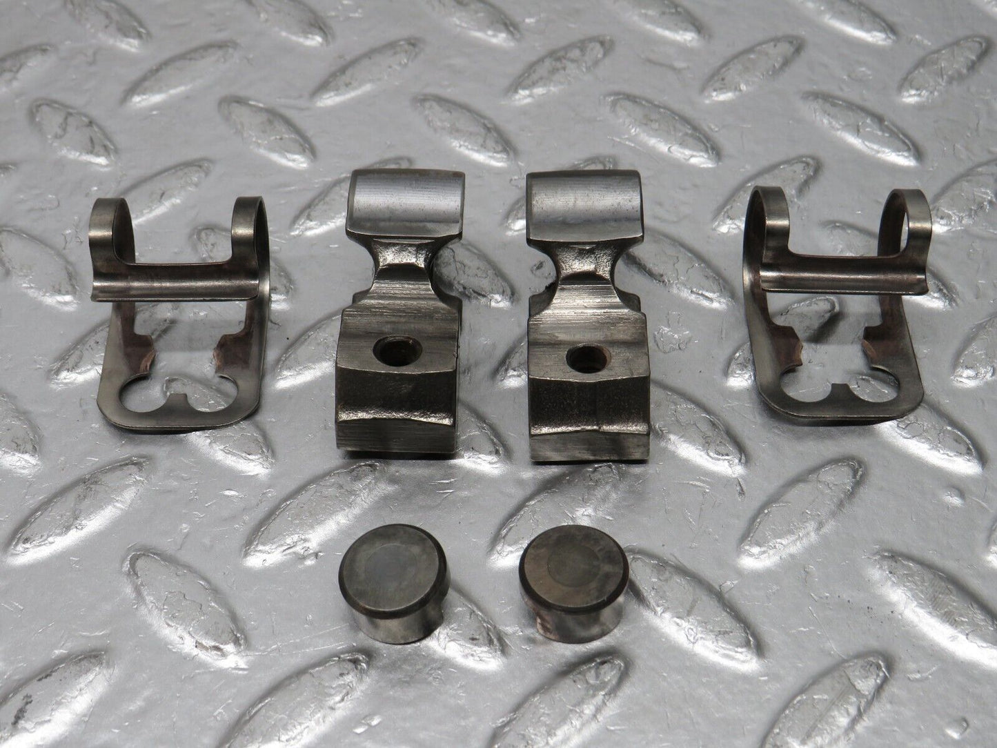33003 Mercedes-Benz C107 R107 350 V8 Valve Rocker Arm With Spring & Tappet