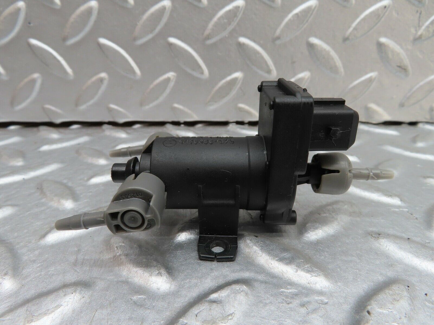19371 Mercedes-Benz C140 CL420 Coupe Vacuum Pressure Valve 1408001378