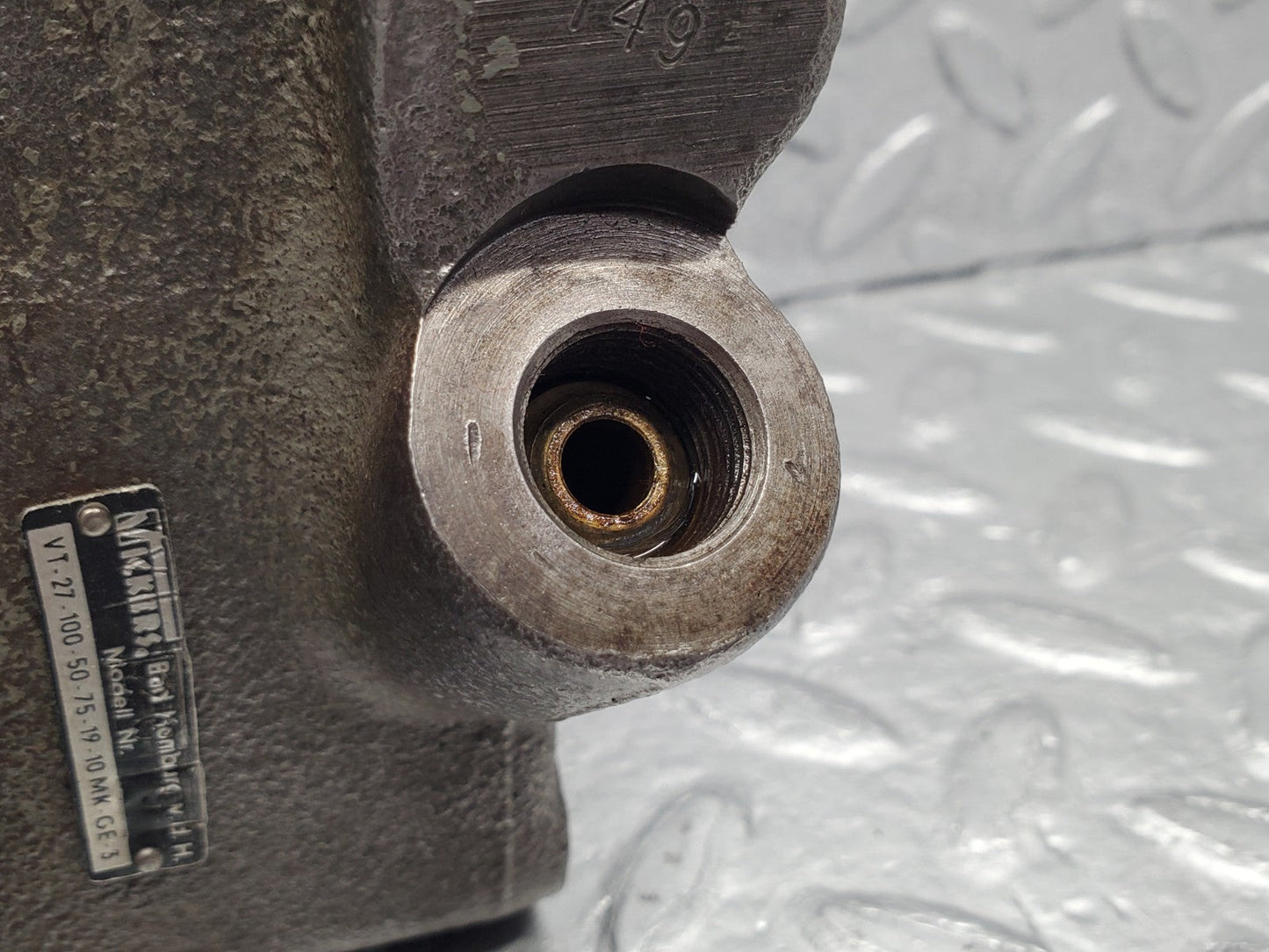 W112 power steering pump used OEM