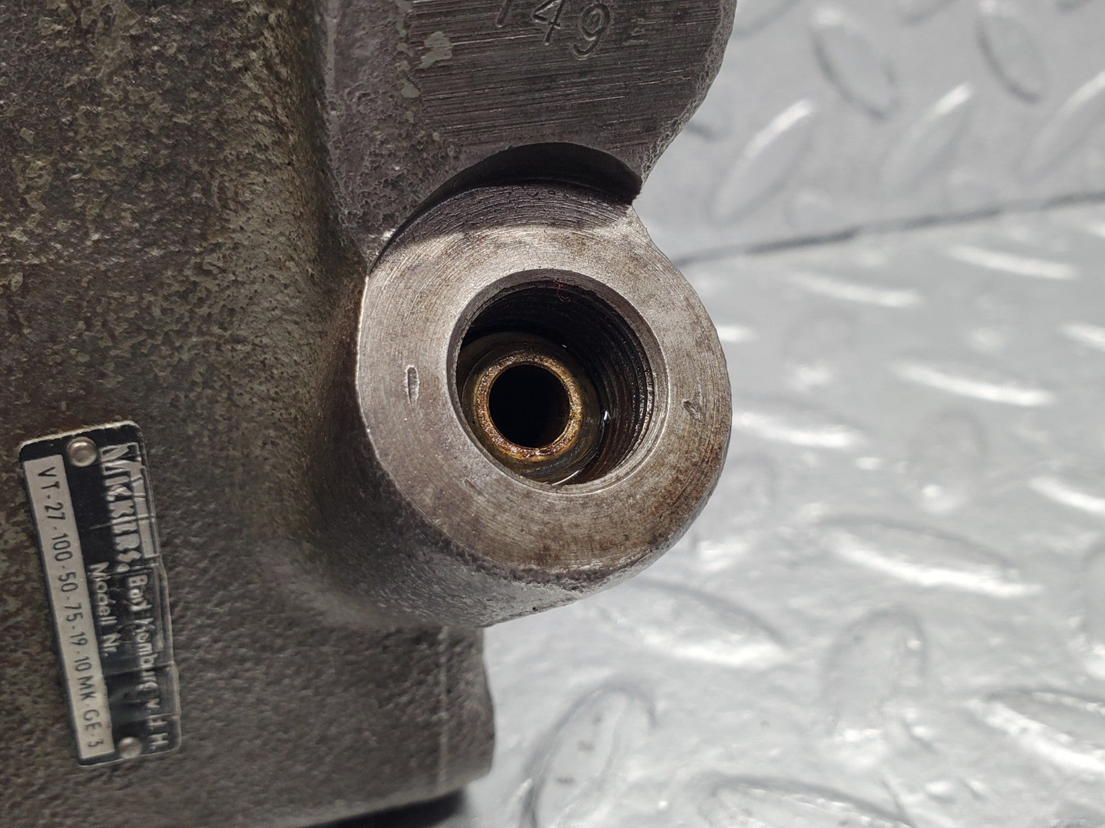 W112 power steering pump used OEM