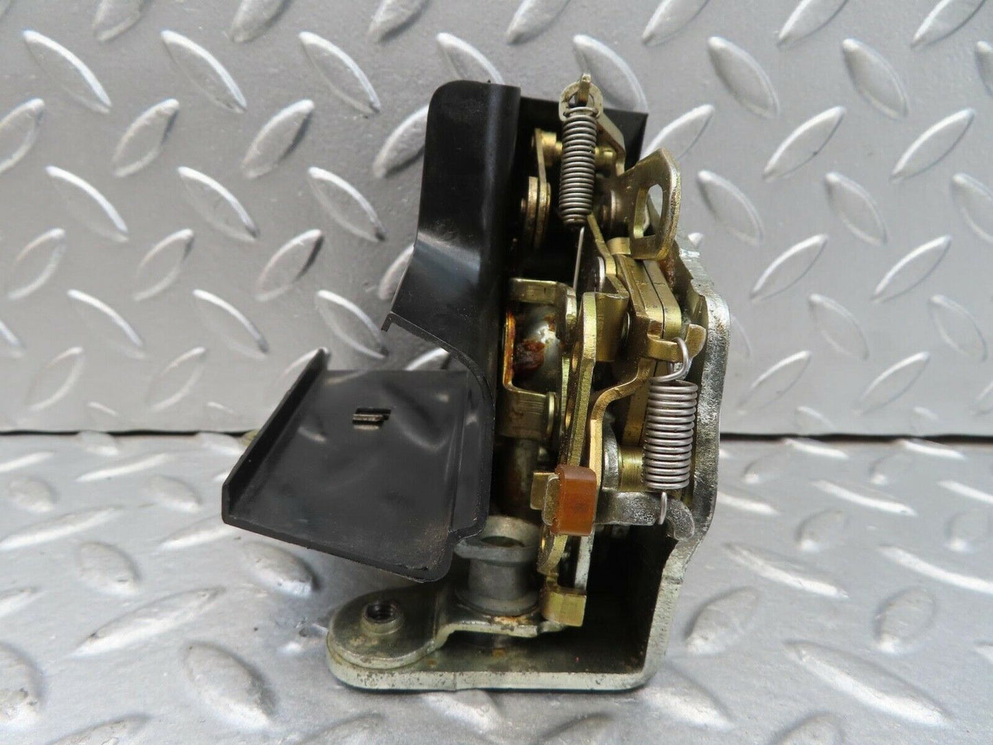14263 Mercedes-Benz W116 350SE Front Left Door Lock Mechanism