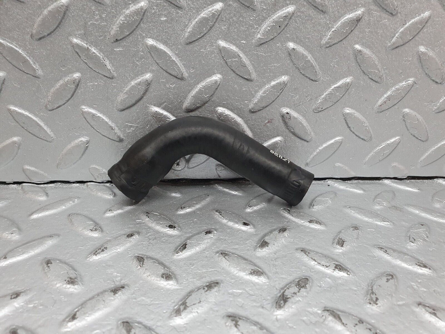 41174 Mercedes-Benz W126 300SE Heater Hose Pipe
