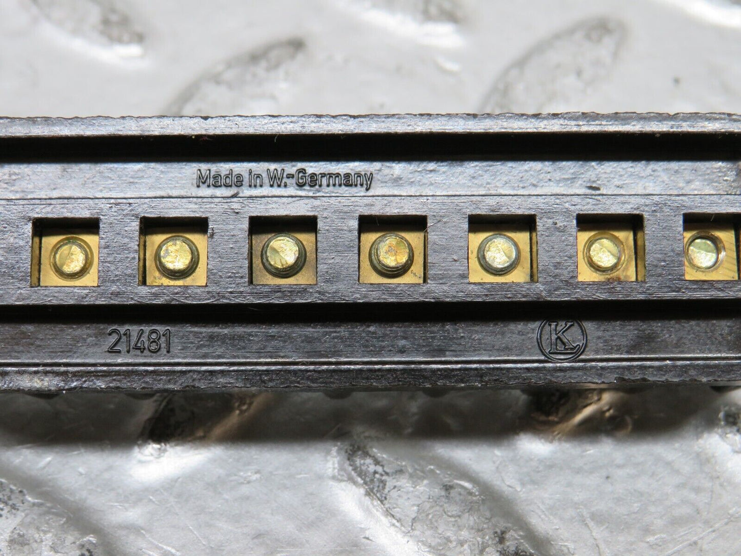 28492 Mercedes-Benz S123 240D Wagon Cable Wire Connector