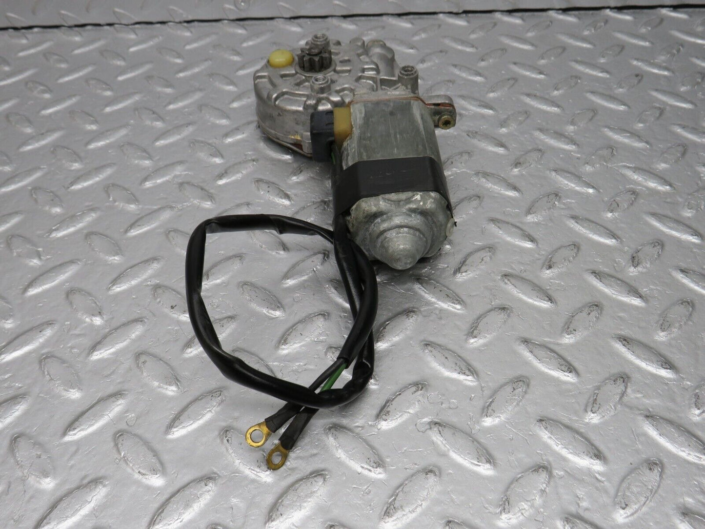 39194 Mercedes-Benz R107 500SL Coupe Left Door Window Regulator Motor Bosch 0130821017