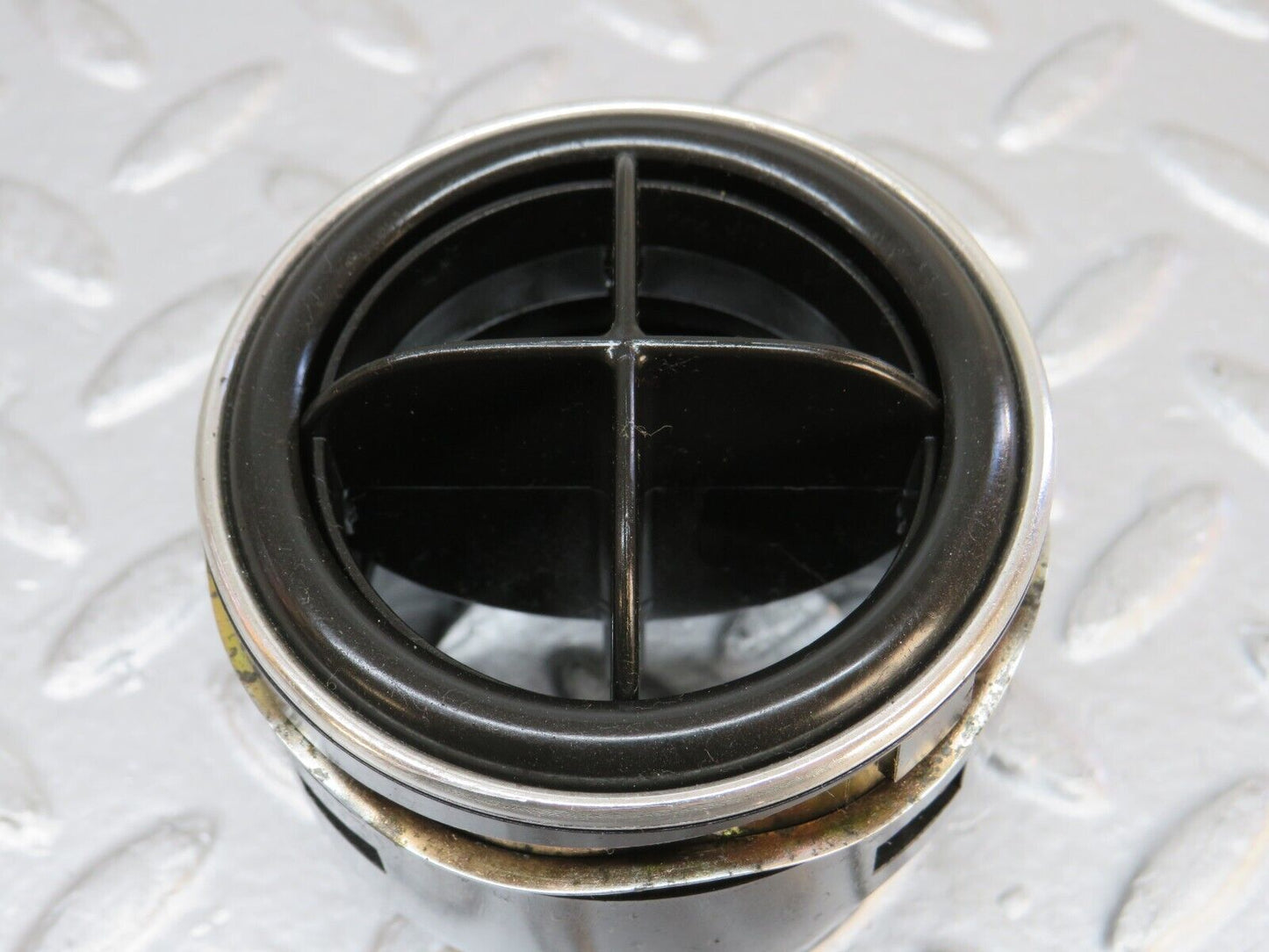 32748 Mercedes-Benz C107 R107 Dashboard Air Vent
