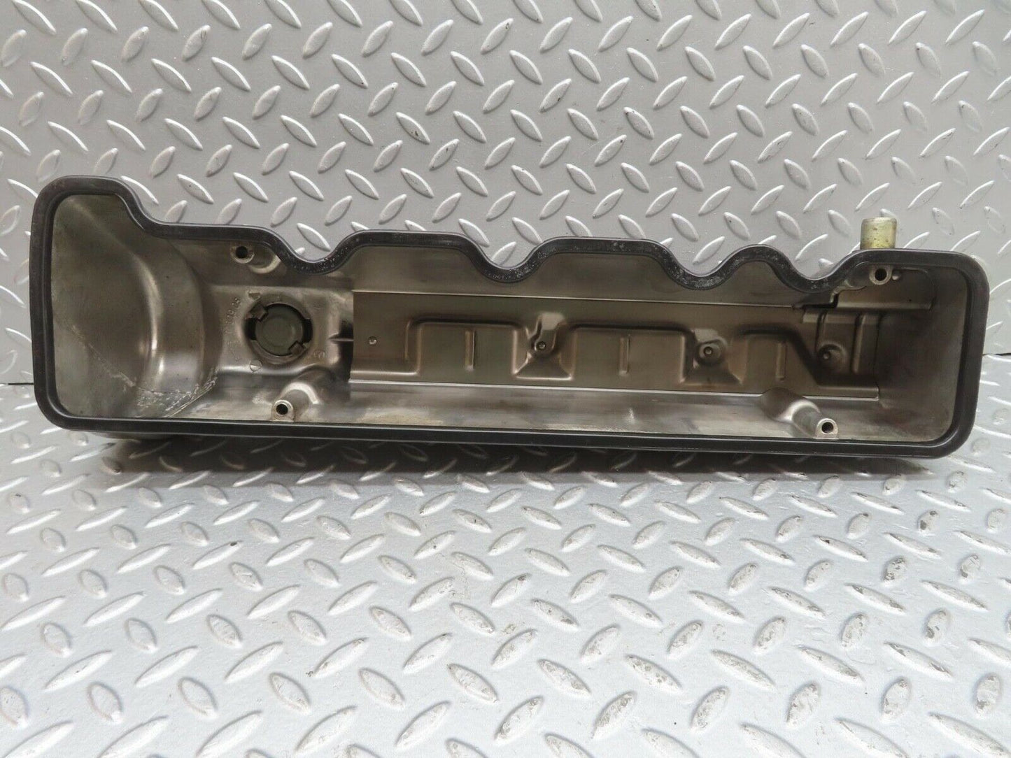 13827 Mercedes-Benz R107 450SL Cylinder Head Valve Cover Right Side 1160161905