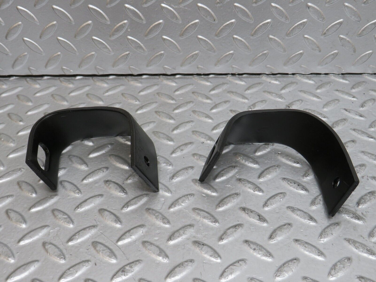 29673 Mercedes-Benz W123 230E Front Bumper Bracket