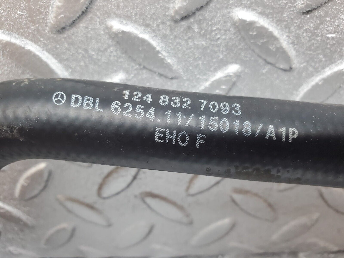 44746 Mercedes-Benz W124 220E Heater Hose Pipe Pair 1248327093 1248327193