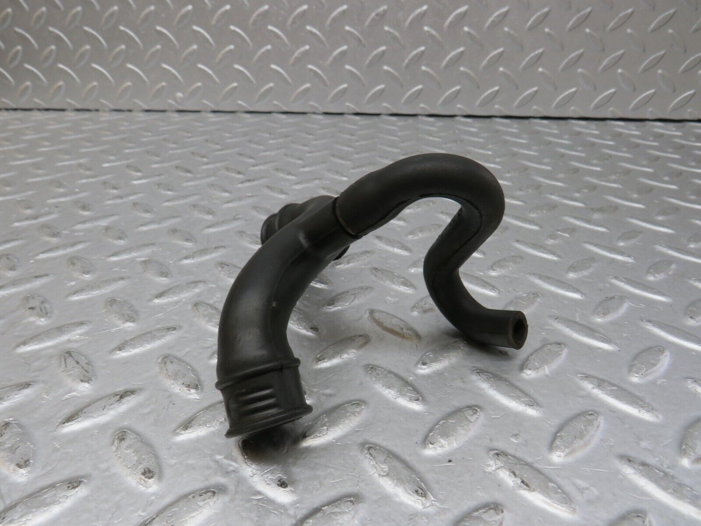 35420 Mercedes-Benz R107 280SL Air Intake Pipe 1100943882 1100944882