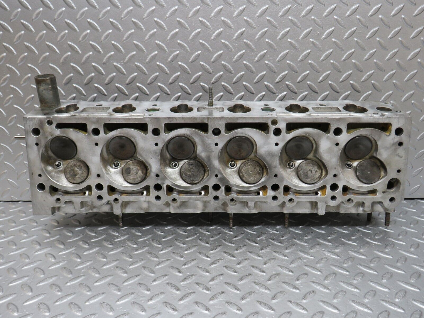 32692 Mercedes-Benz S124 300TE Wagon Cylinder Head 1030161001