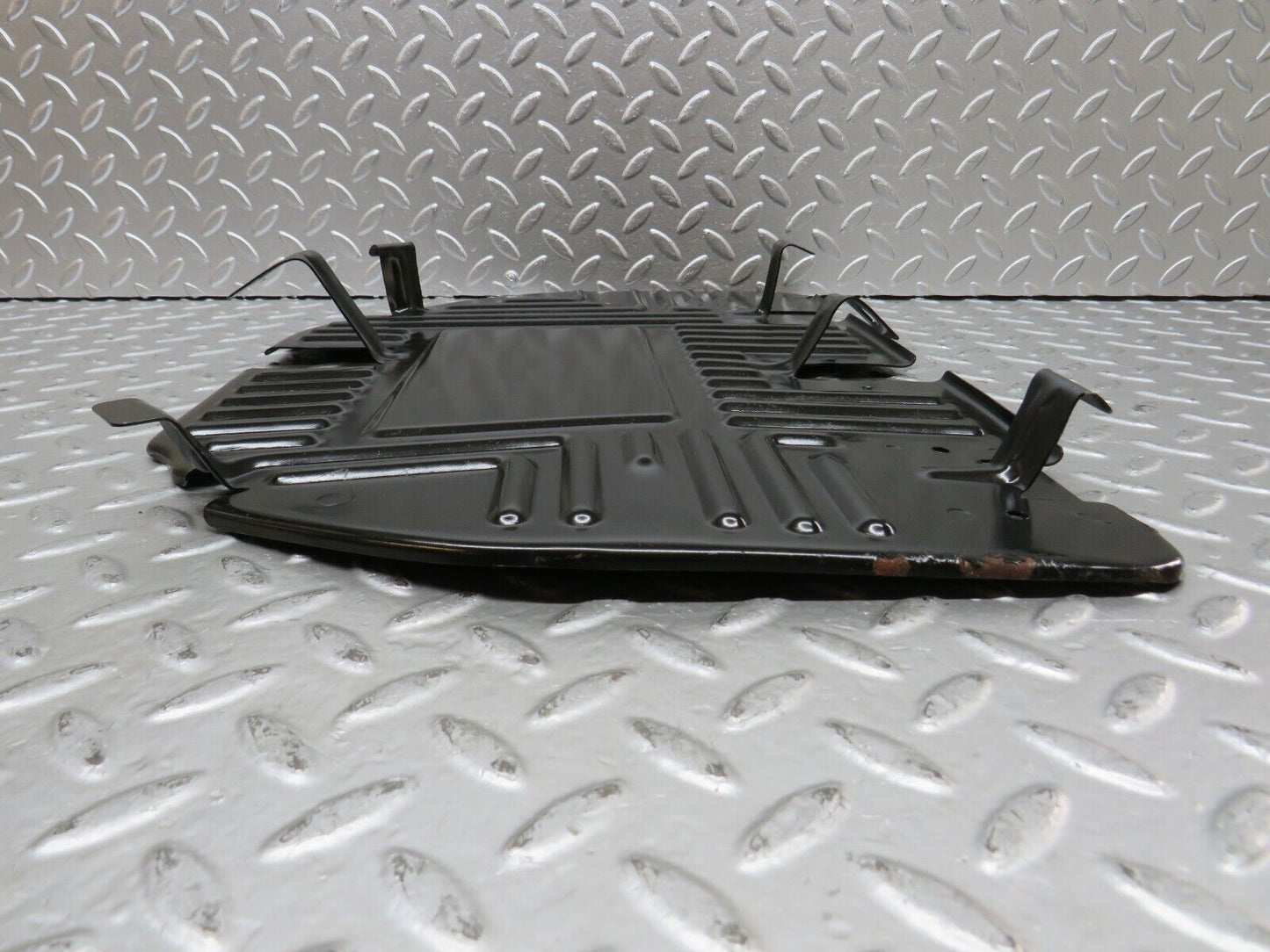 27762 Mercedes-Benz S124 300TE Wagon Front Right Floor Relay Cover 2028171320