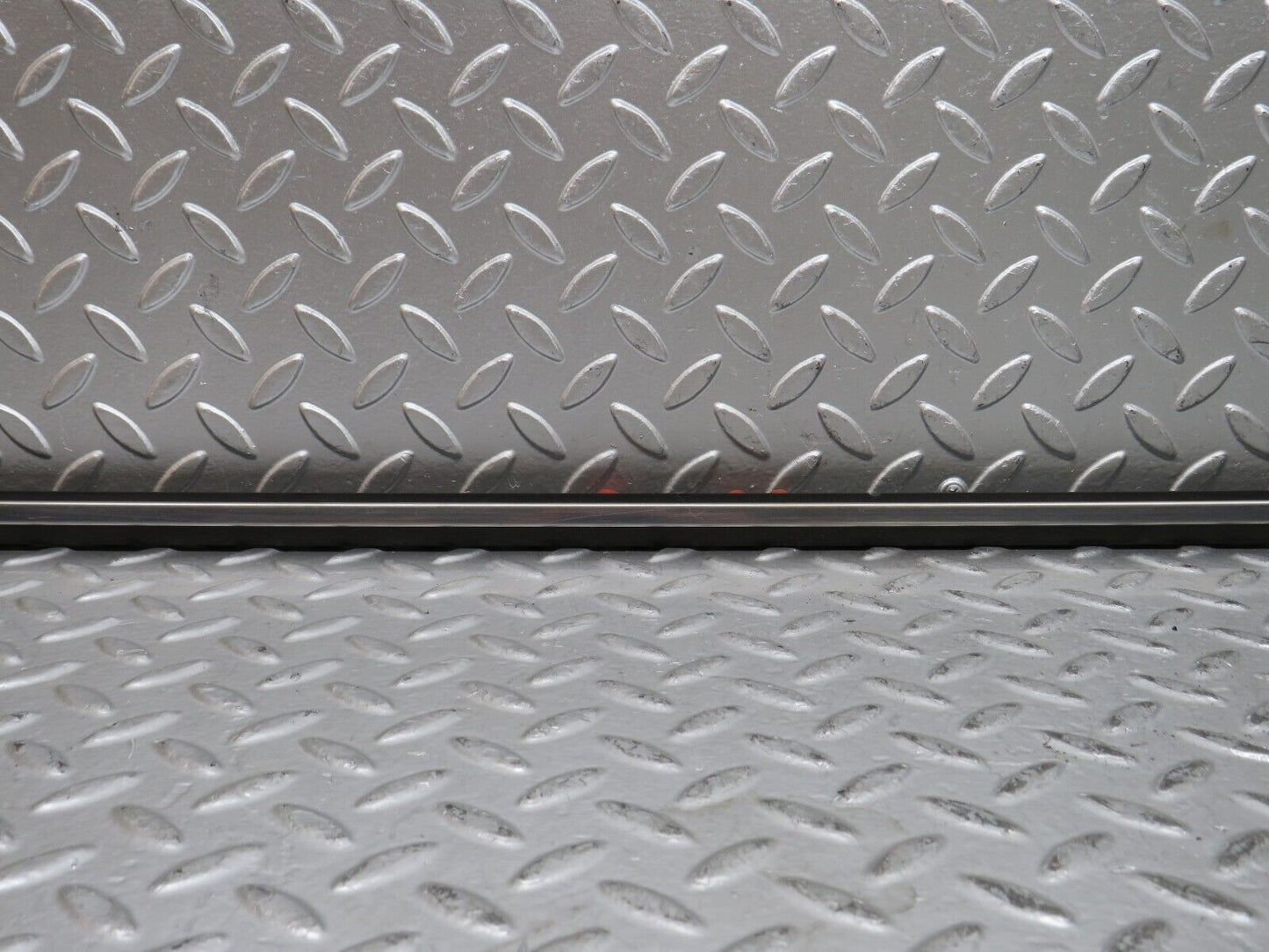 28237 Mercedes-Benz S123 240D Wagon Front Right Door Centre Moulding Trim