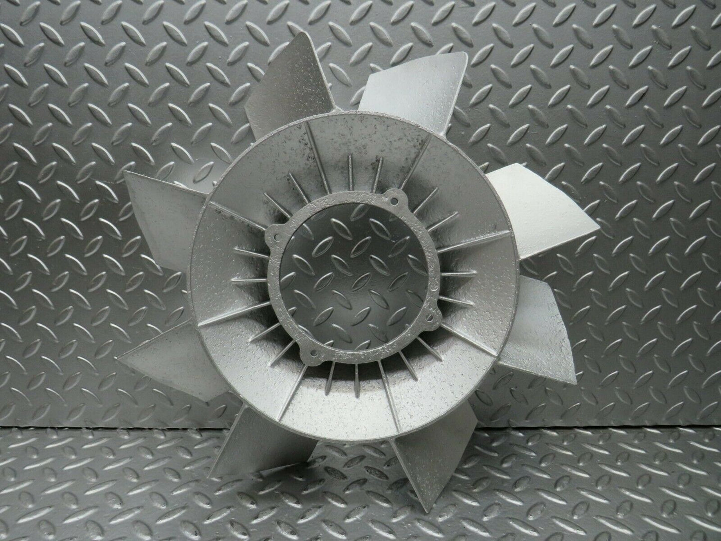 22824 Mercedes-Benz C107 450SLC Coupe Engine Cooling Fan