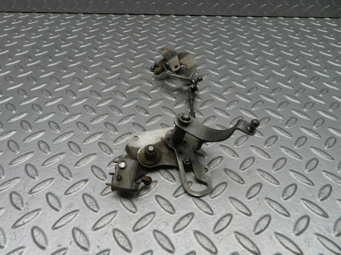 10147 Mercedes-Benz C123 230CE Coupe Throttle Linkage