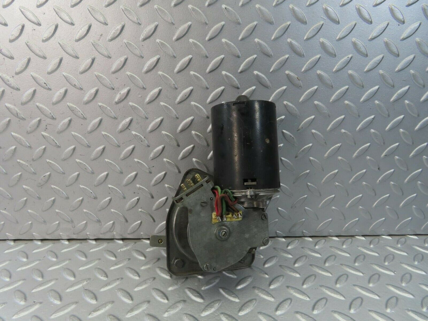 8937 Mercedes-Benz W115 Wiper Motor Bosch 0390341068