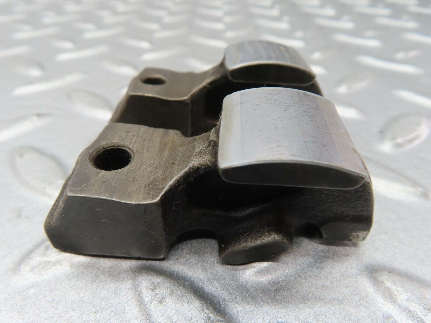 16749 Mercedes-Benz C107 380SLC Valve Rocker Arm