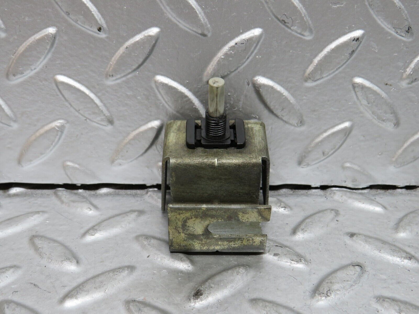 29168 Mercedes-Benz C124 320CE Door Contact Switch With Bracket 2018202110