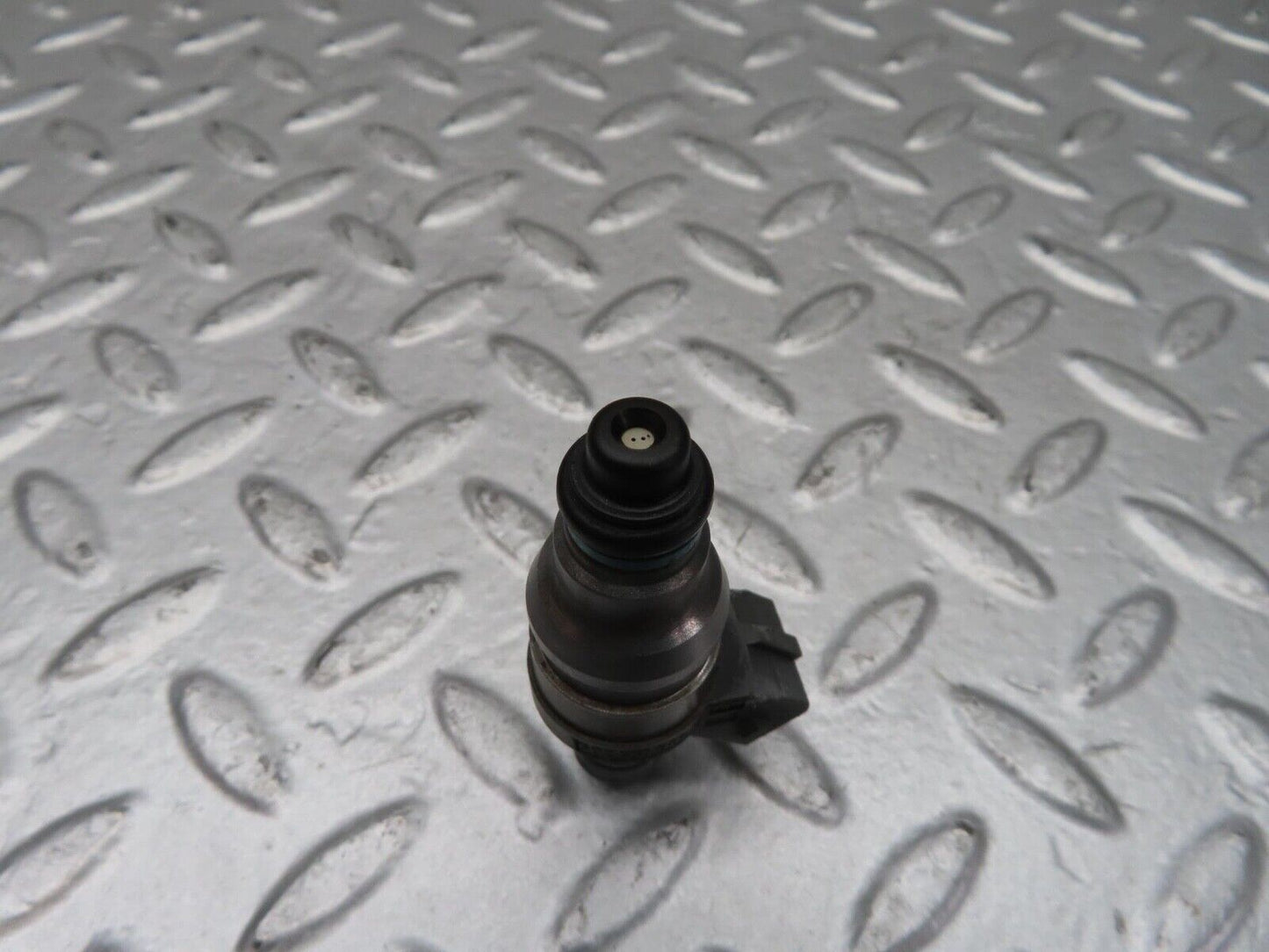 15072 Mercedes-Benz W140 S320 Fuel Injector Bosch 0280155209