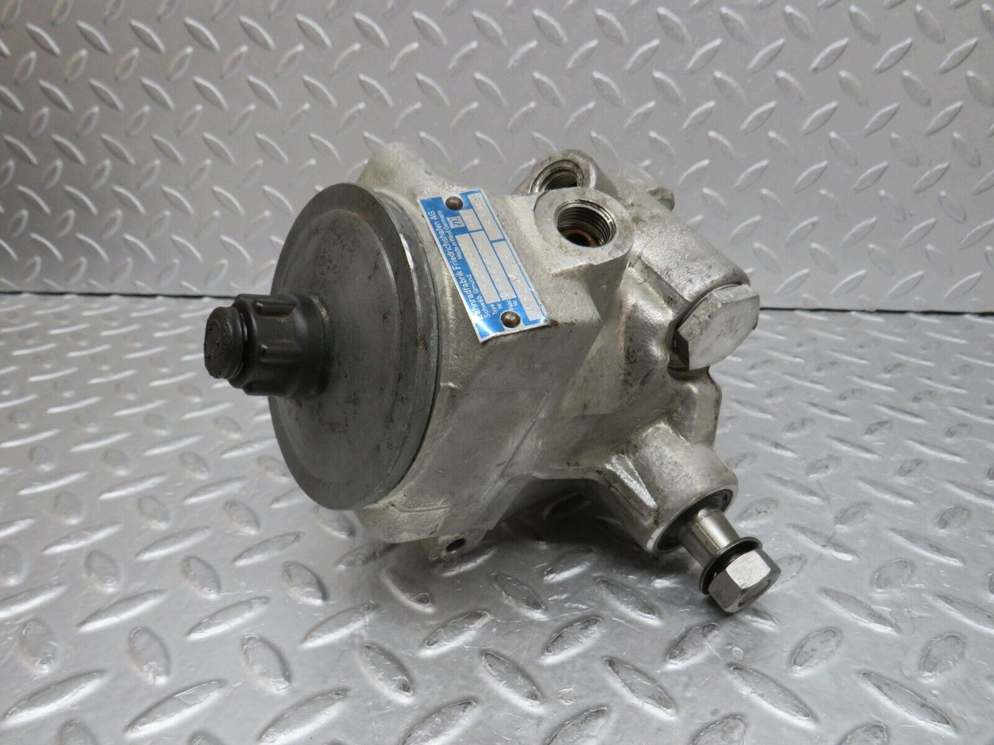 37149 Mercedes-Benz C126 420SEC Coupe Power Steering Pump 1264601480 7672900446