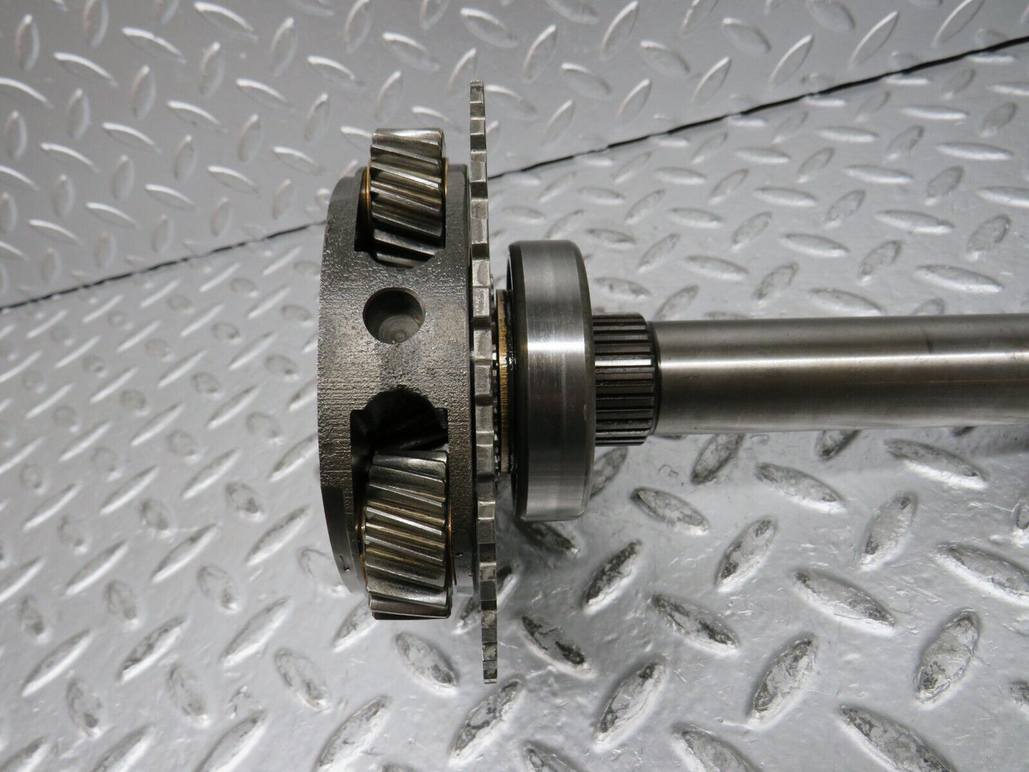 30227 Mercedes-Benz W123 230E Automatic Gearbox Input Shaft 722.122