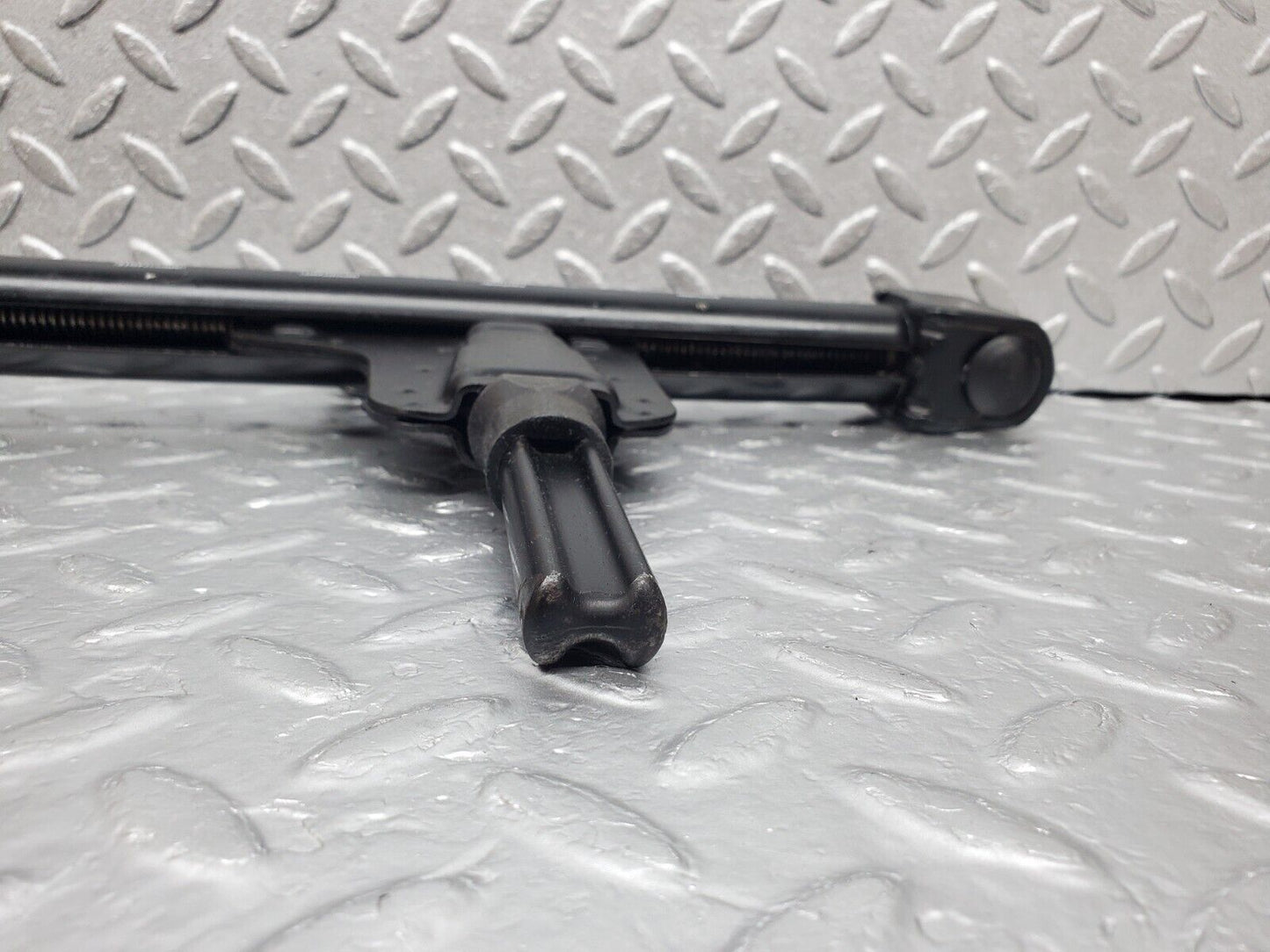 44866 Mercedes-Benz W124 220E Car Jack 1245830115