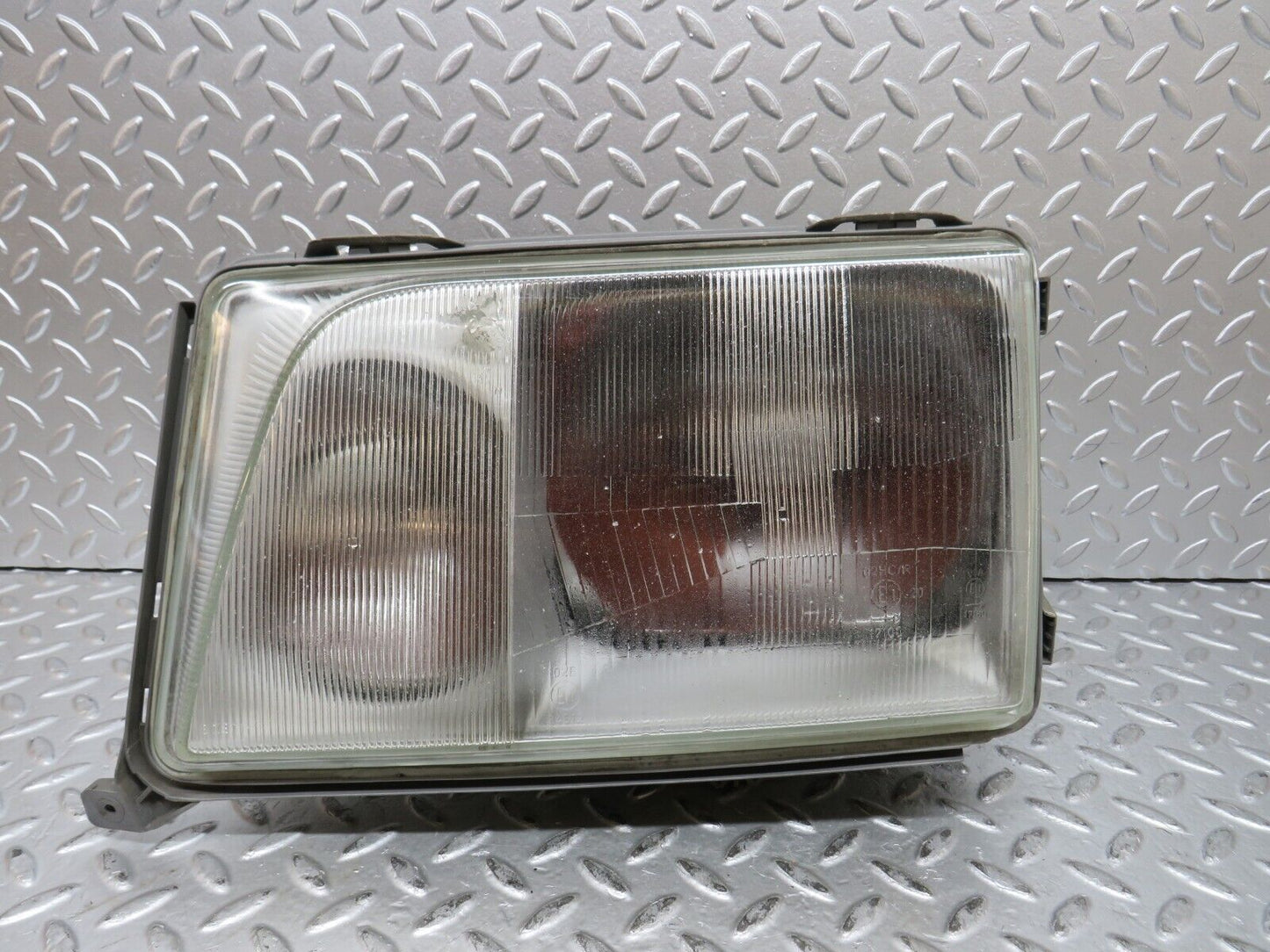 27760 Mercedes-Benz S124 300TE Wagon Headlight Bosch Left Side 1305621806