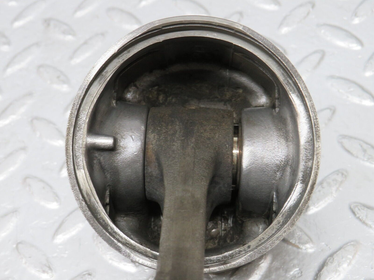 32932 Mercedes-Benz W123 300D Piston With Connecting Rod 90.875 mm 61502