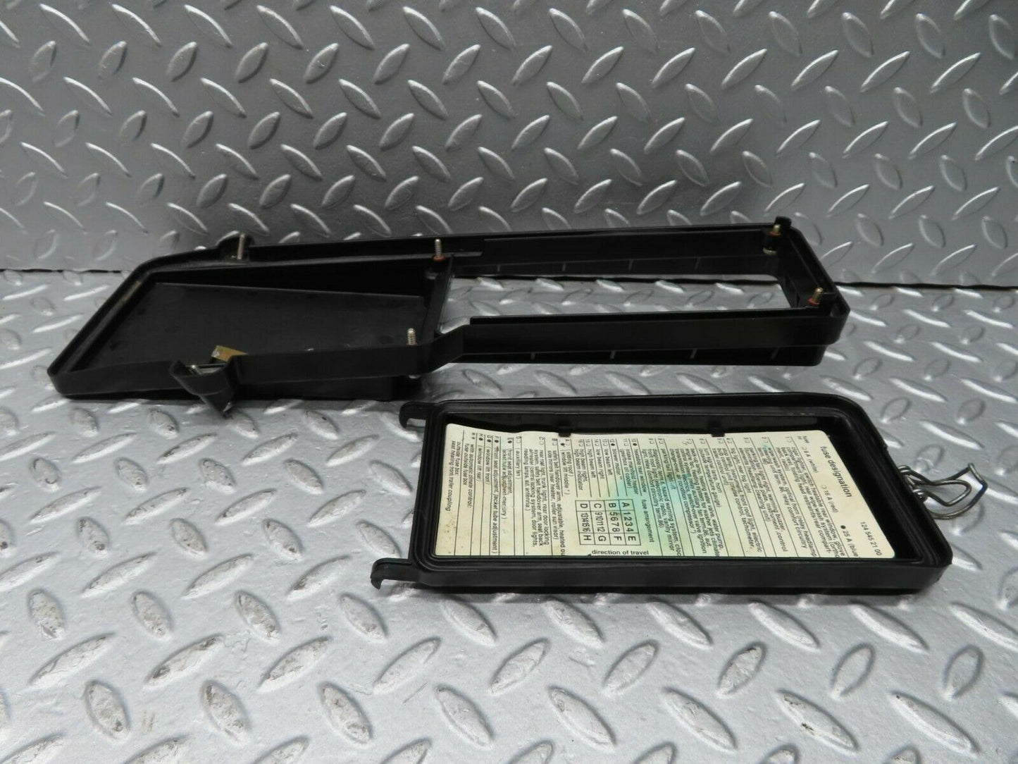 16286 Mercedes-Benz W124 260E Fuse Box Cover Lid 1245400182