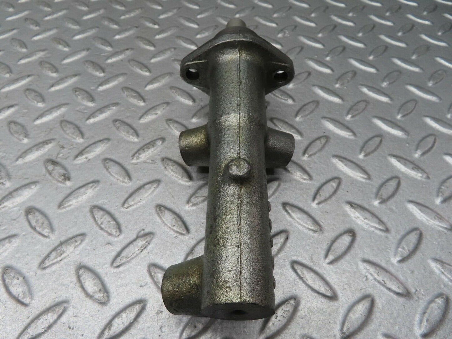 13895 Mercedes-Benz C107 280SLC Brake Master Cylinder Lucas