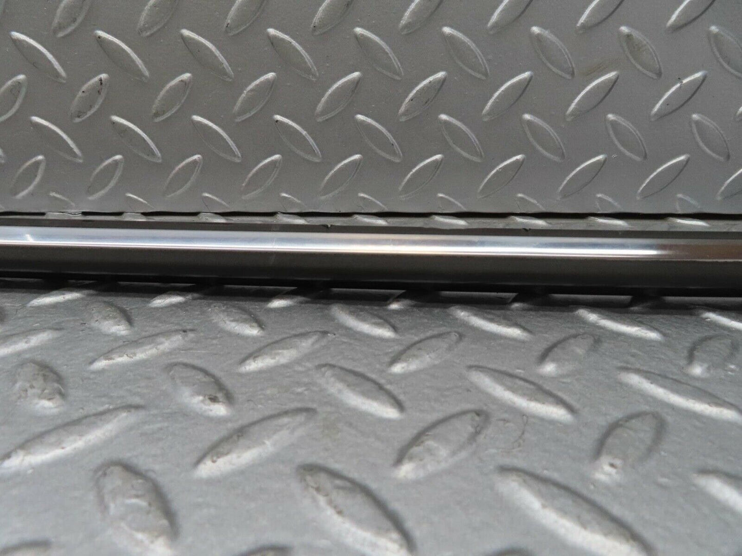 13450 Mercedes-Benz W123 200 Rear Left Fender Wing Centre Moulding Trim