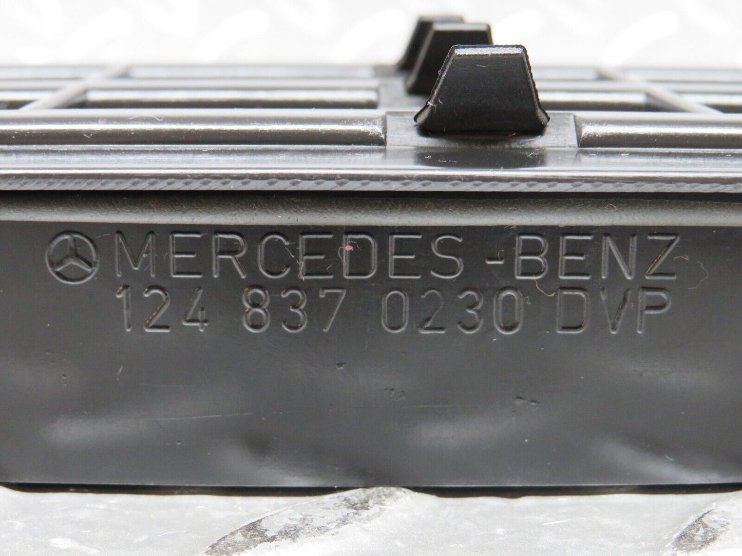 27578 Mercedes-Benz S124 300TE Wagon Air Intake Vent 1248370230