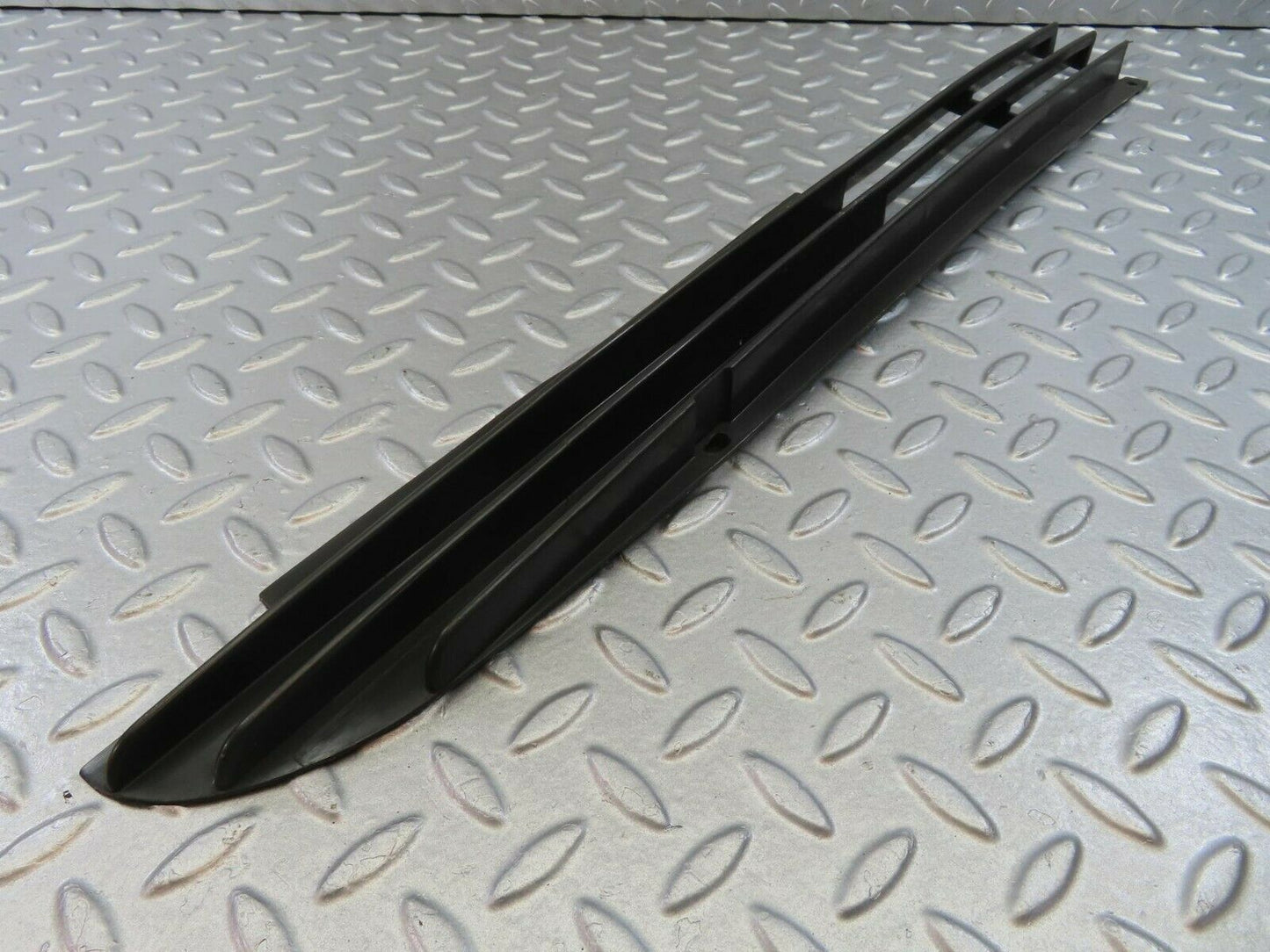 8861 Mercedes-Benz W115 Front Lower Grill Right