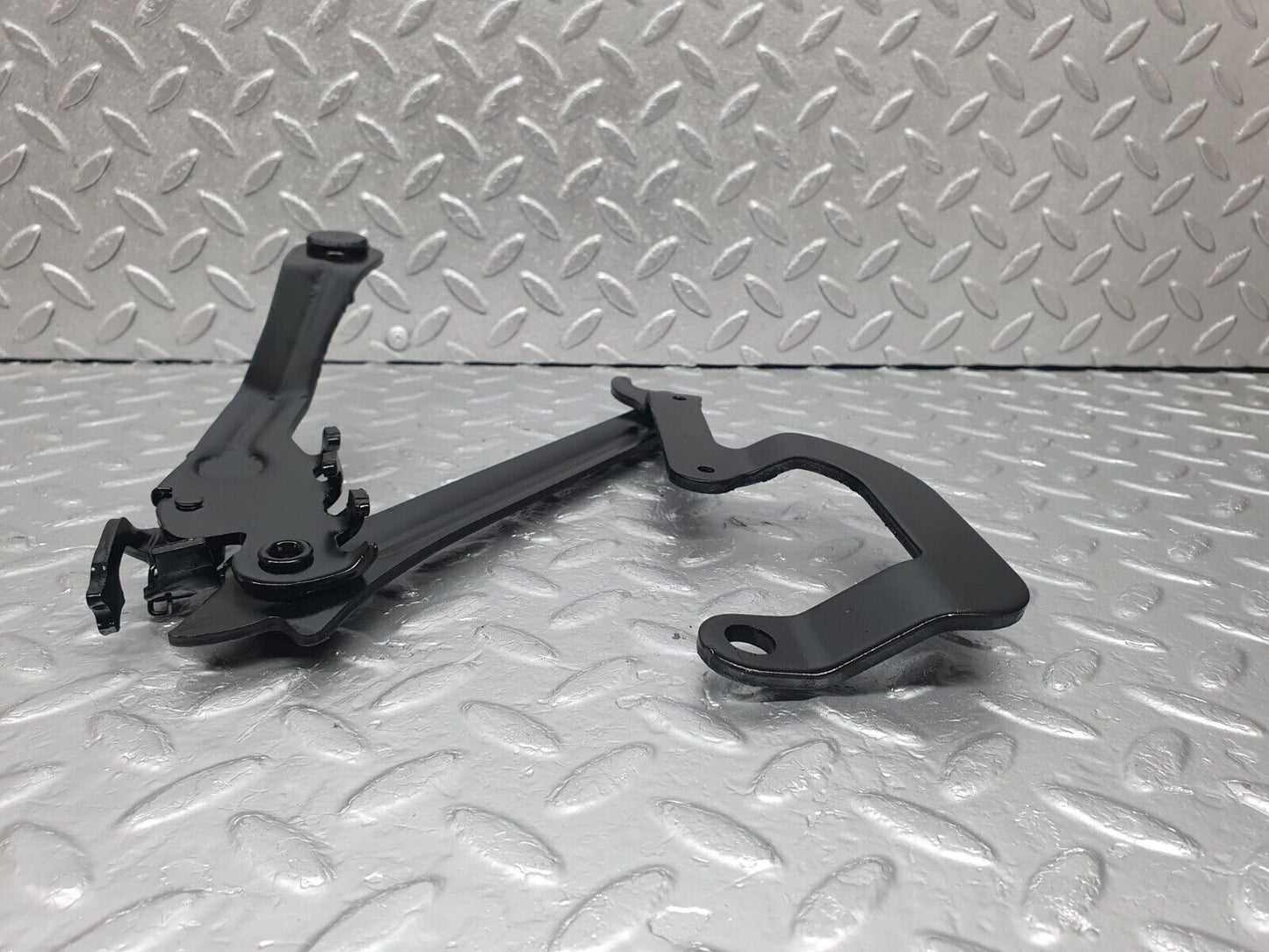 43945 Mercedes-Benz C123 230CE Coupe Bonnet Hinge Right Side