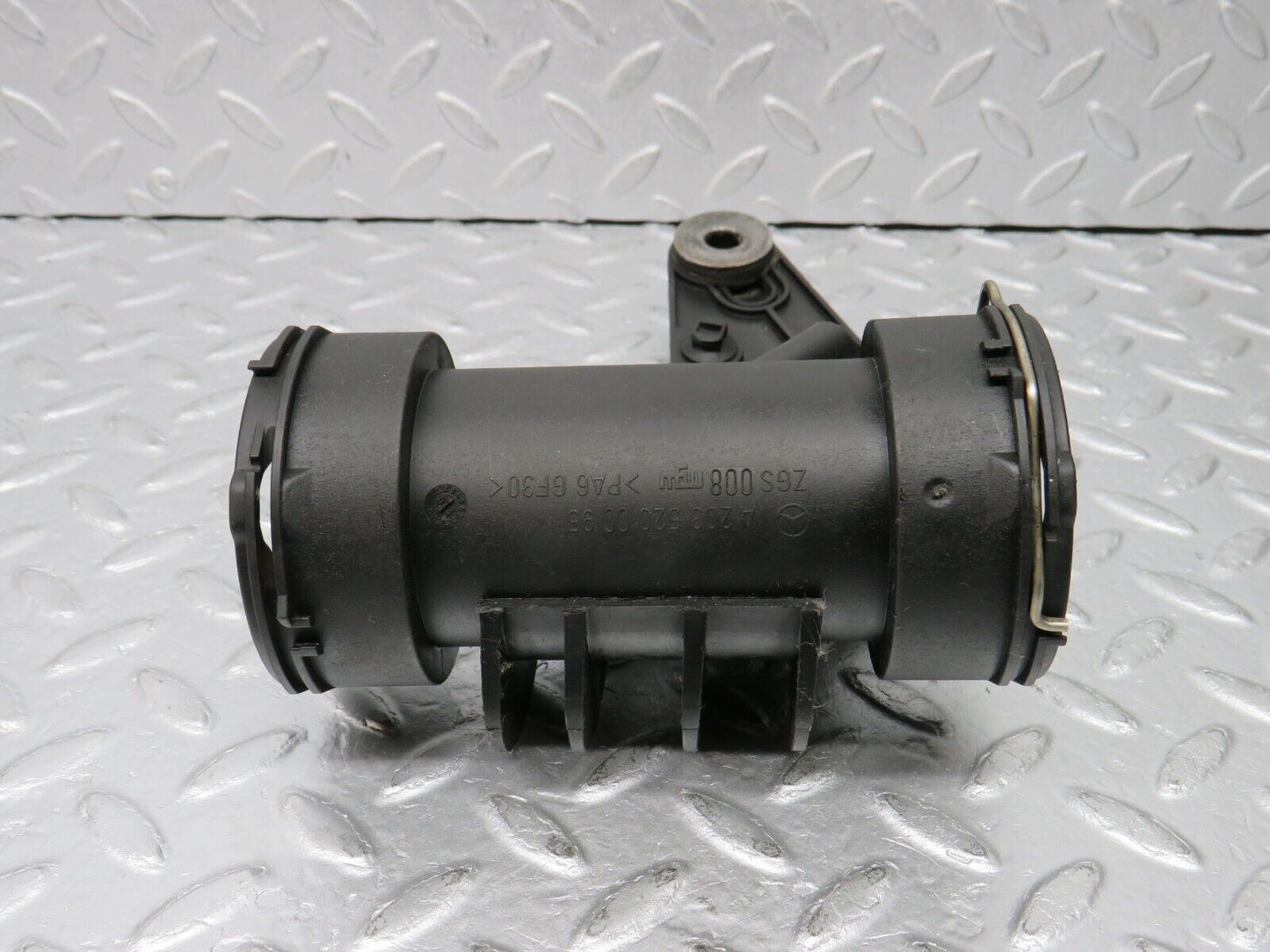 38818 Mercedes-Benz W203 W209 Air Flow Mass Meter Sensor Bracket 2035200095