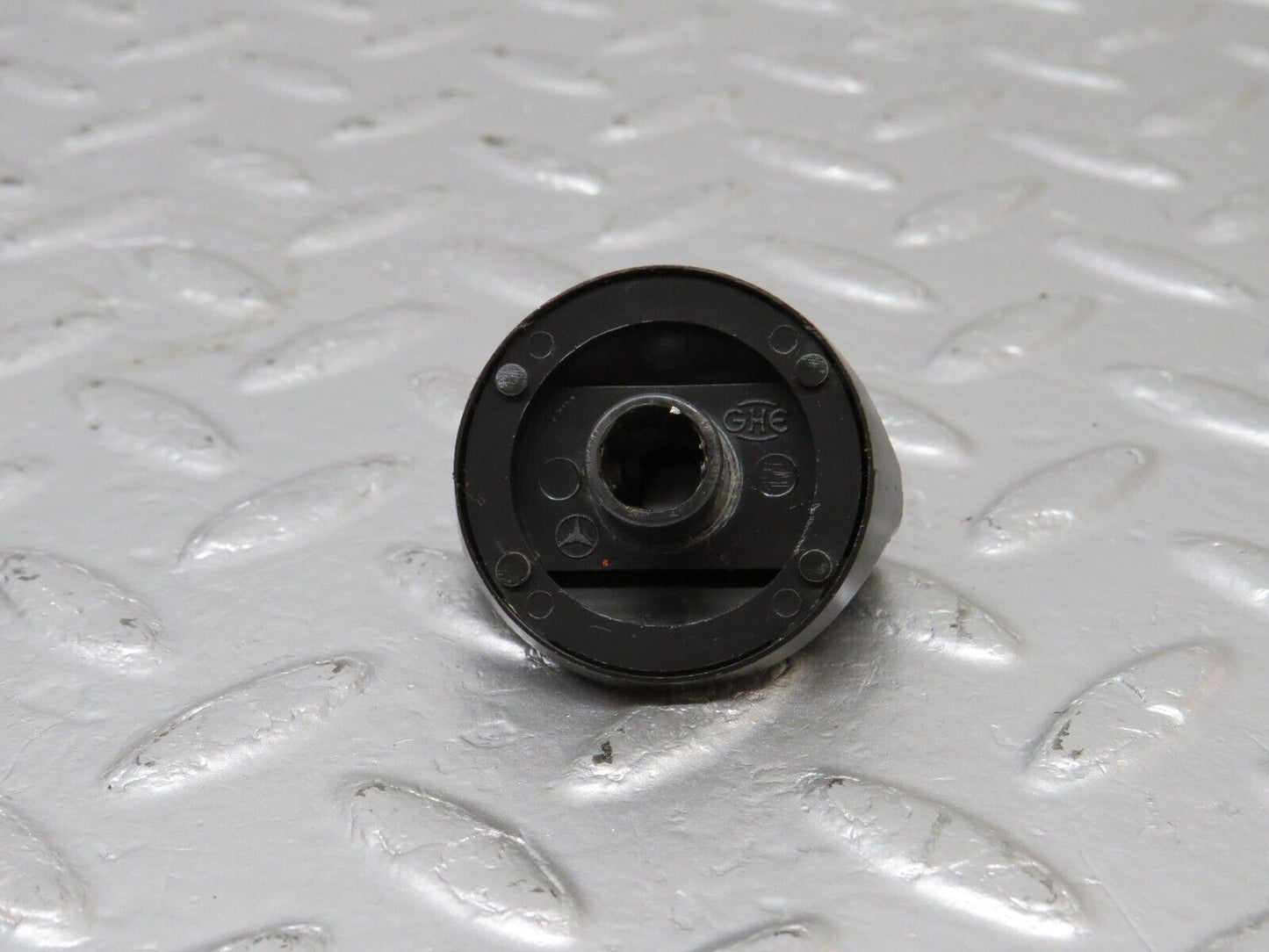 40573 Mercedes-Benz W123 300D Heater Control Knob Set