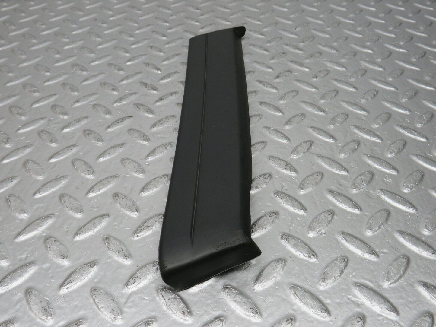 32296 Mercedes-Benz S124 300TE Wagon Front Left Fender Wing Lower Moulding Trim