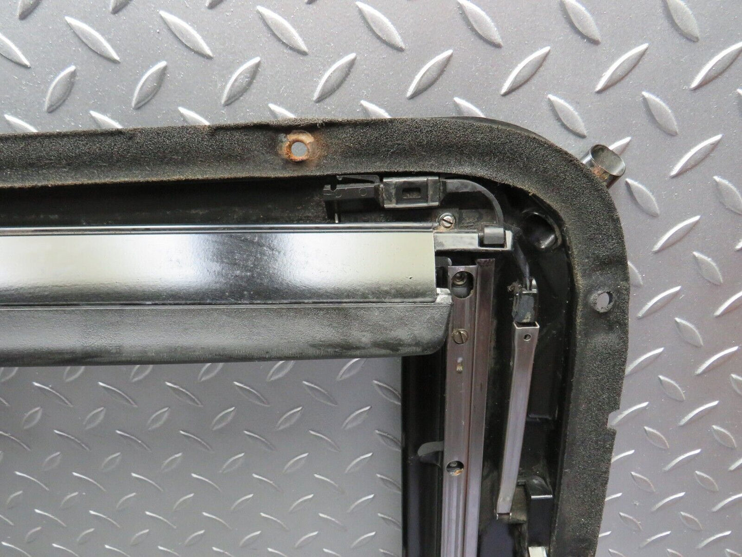 31708 Mercedes-Benz W201 190LE Power Sunroof Frame