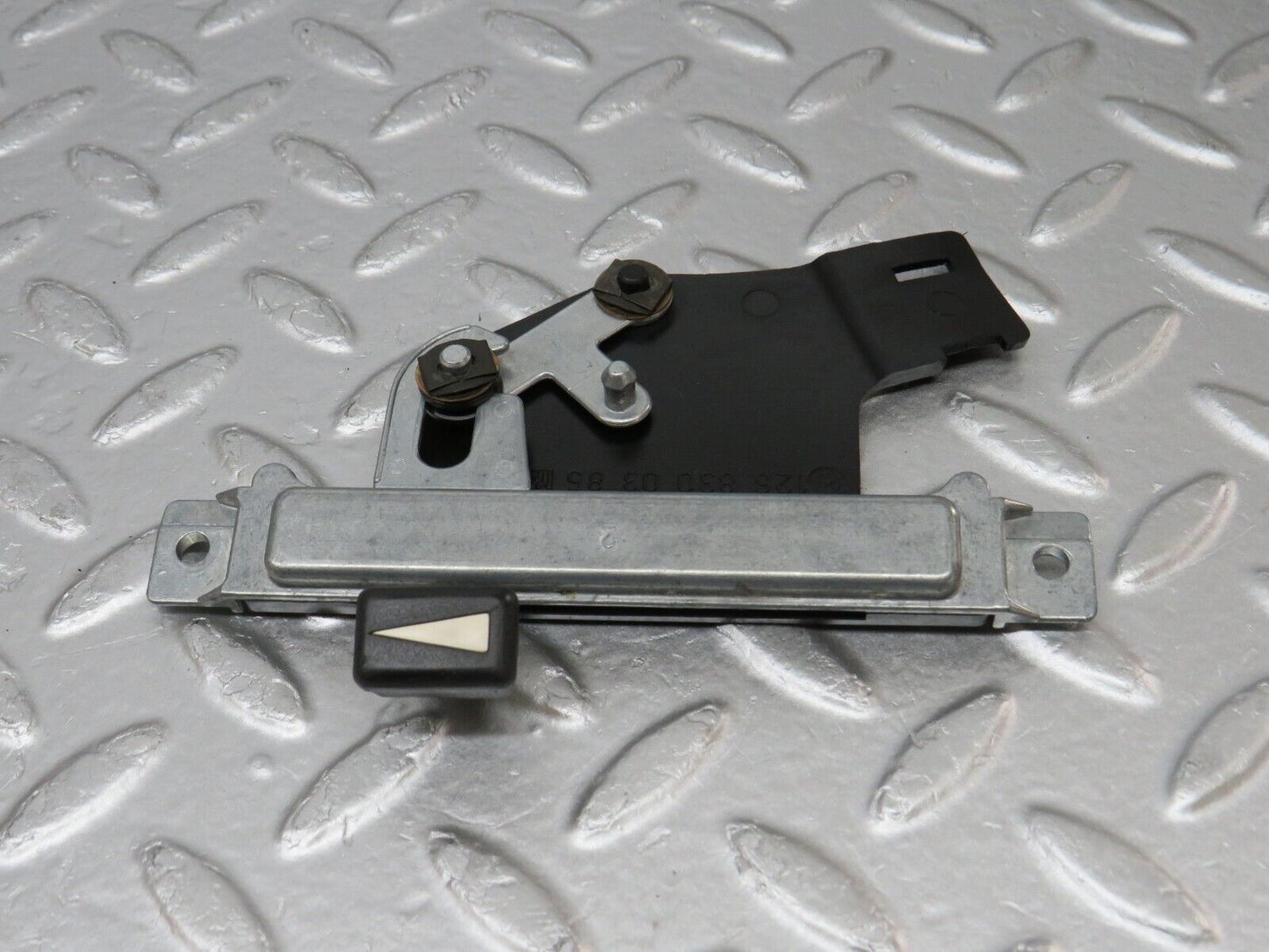 34334 Mercedes-Benz C126 380SEC Coupe Rear Heater Regulator 1268300385