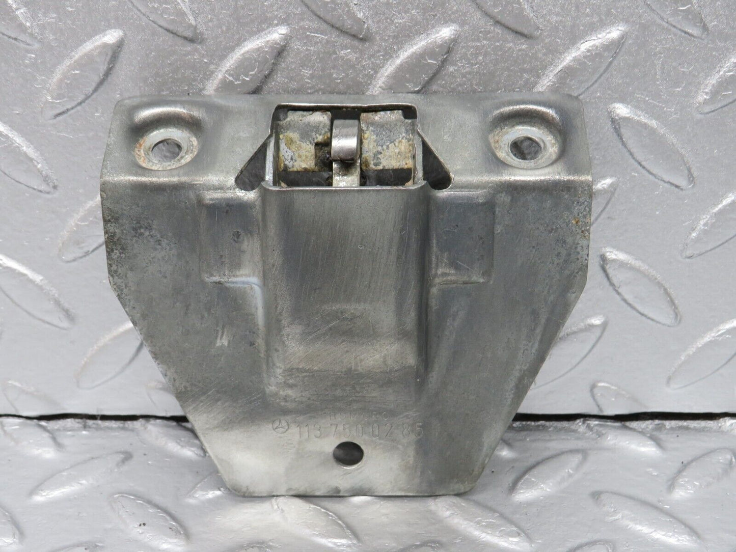 40017 Mercedes-Benz R107 350SL Coupe Trunk Boot Lock Latch 1137500285