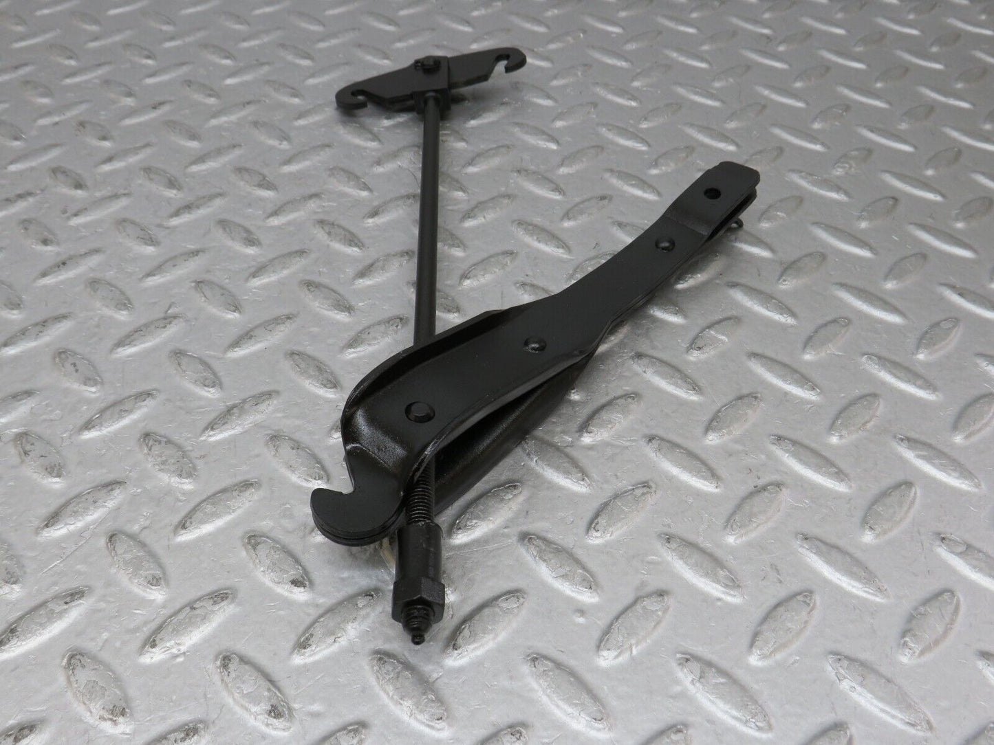 35711 Mercedes-Benz W108 Handbrake Adjusting Handbrake Regulator