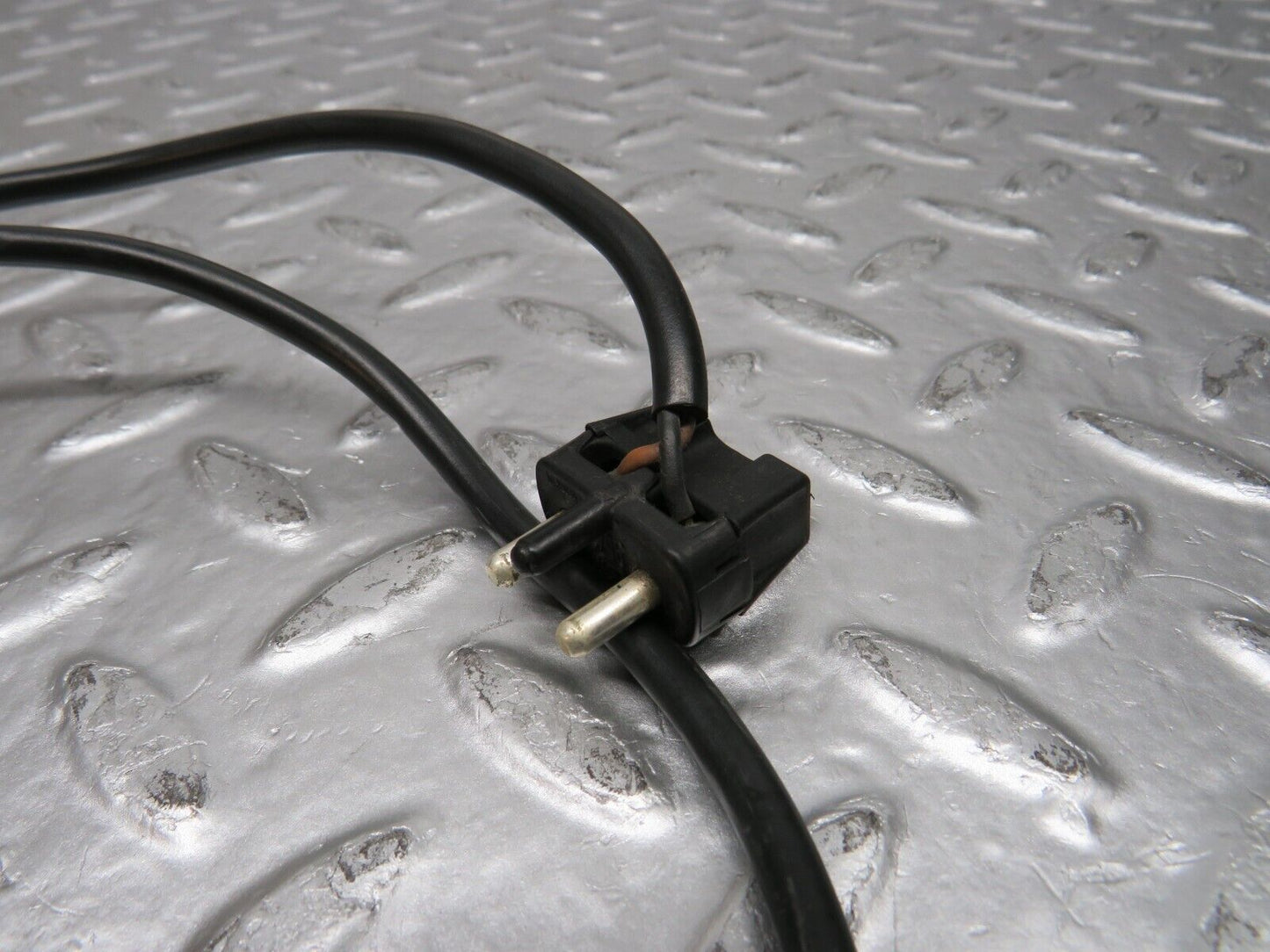 31518 Mercedes-Benz S124 220TE Front Wing Indicator Cable Wire 1249971881