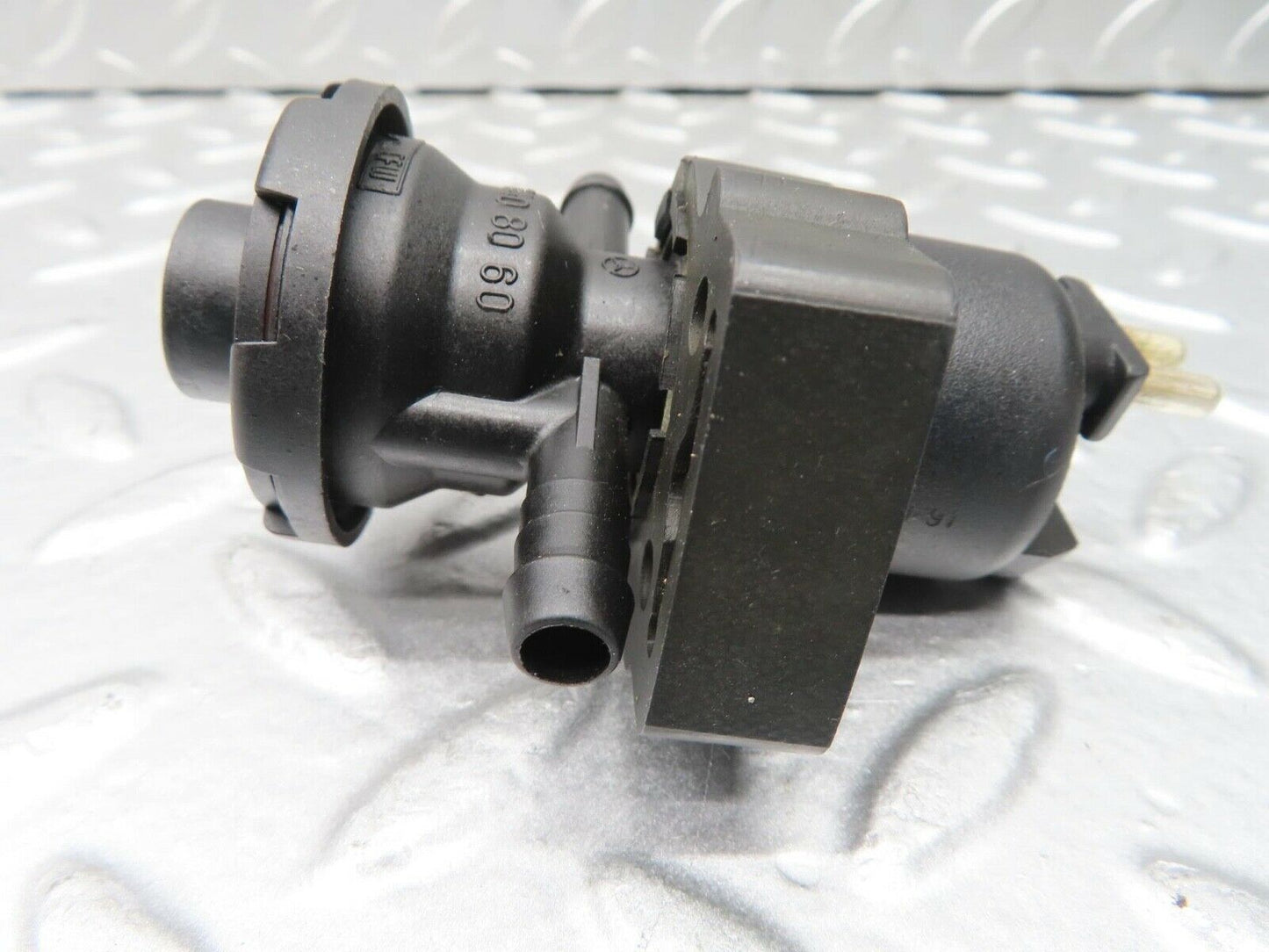 15094 Mercedes-Benz W140 S320 Fuel Regeneration Vacuum Valve 0011408060