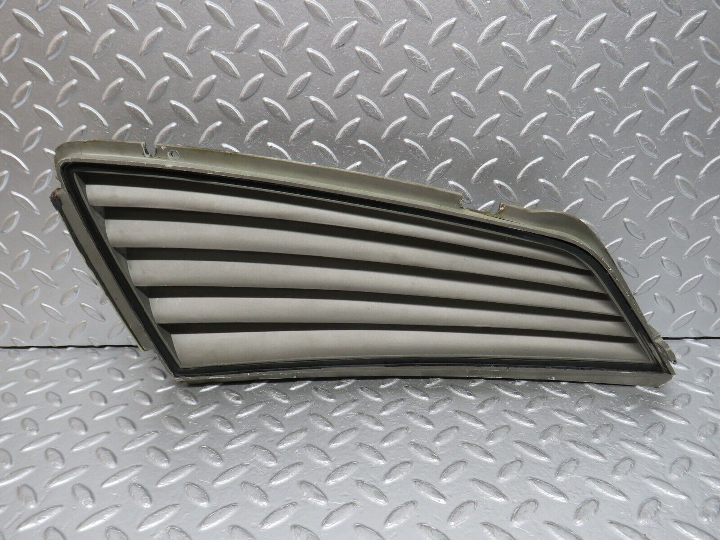 0706 Mercedes-Benz C107 350SLC Coupe Side Window Louvre Rear Left
