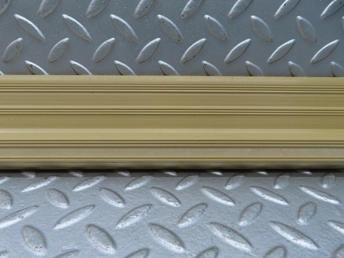 13481 Mercedes-Benz W123 200 Front Right Door Sill