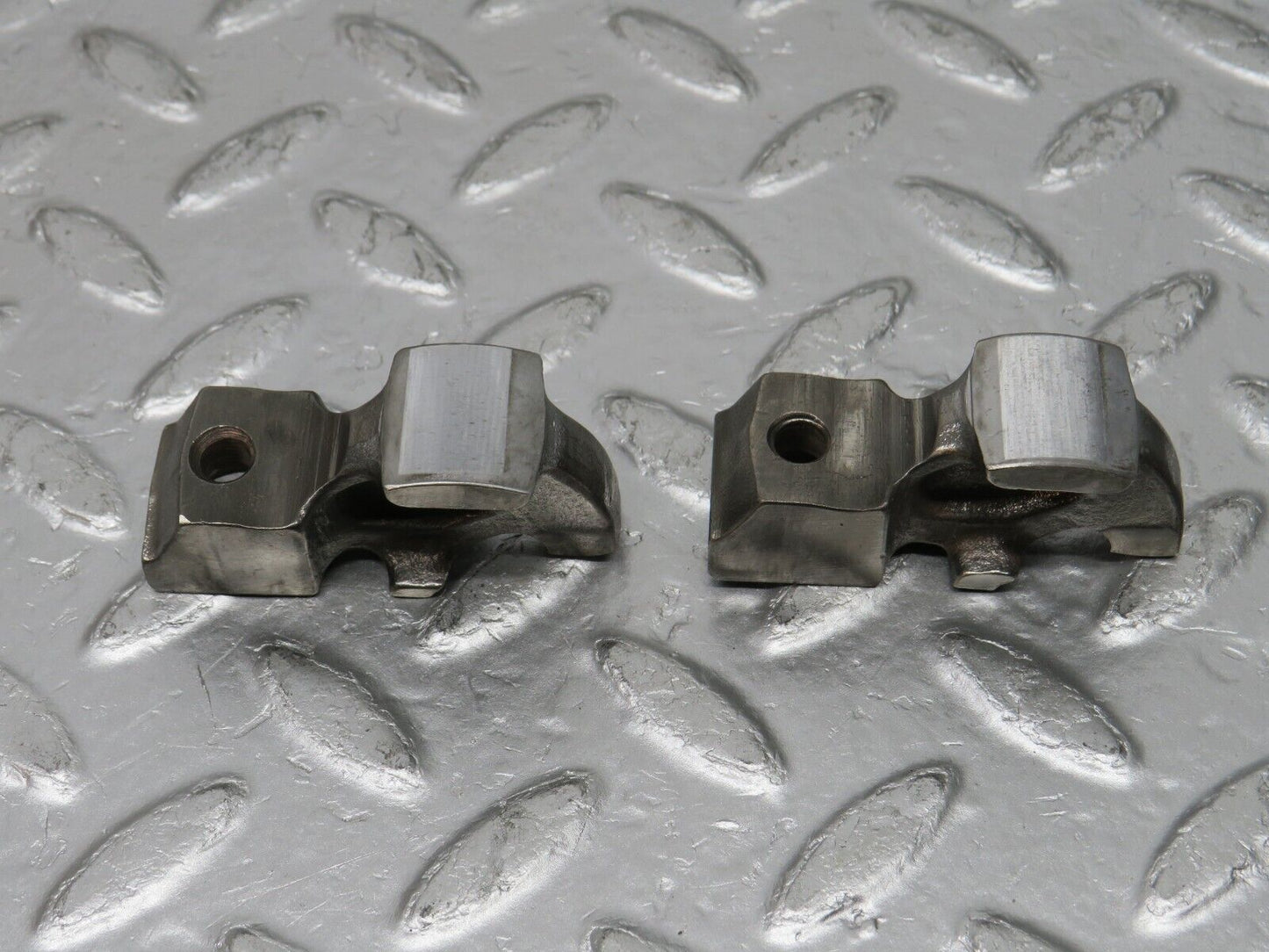 33007 Mercedes-Benz C107 R107 350 V8 Valve Rocker Arm With Spring & Tappet