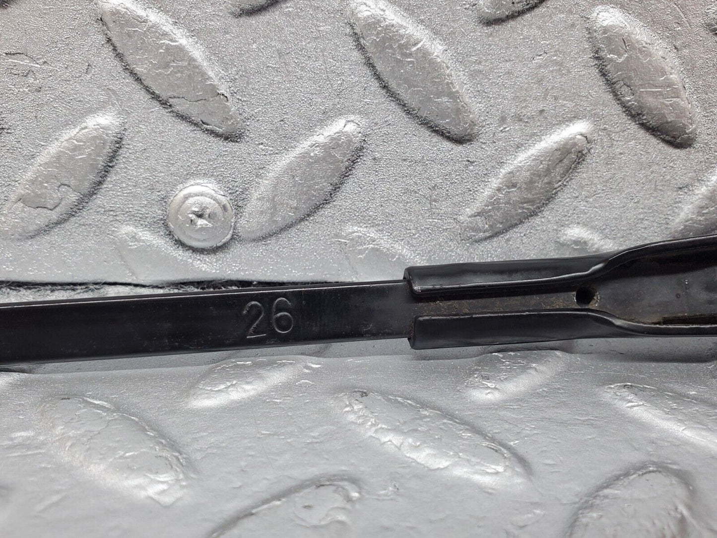 45857 Mercedes-Benz W126 420SE Windscreen Wiper Arm Bosch Right Side