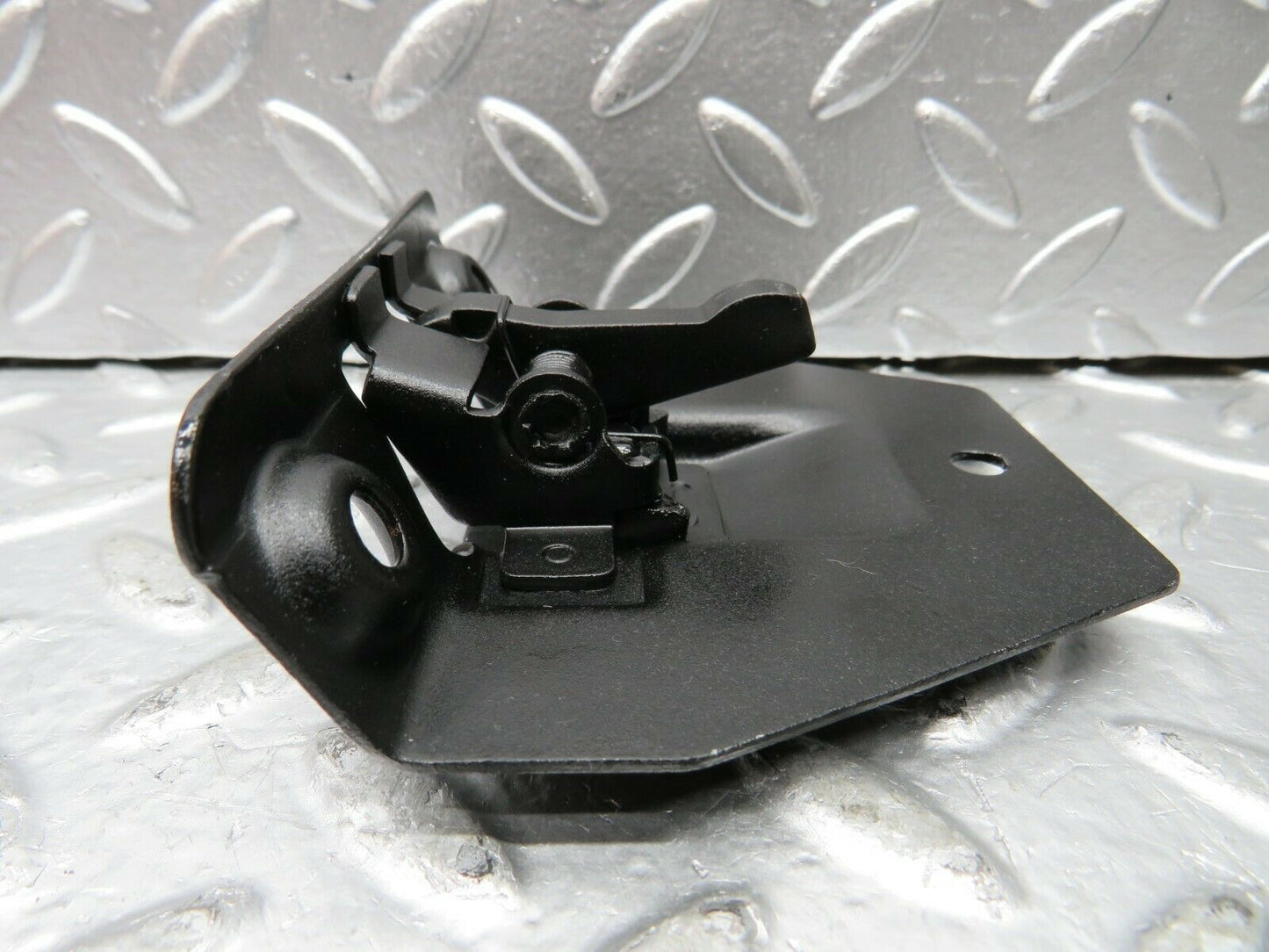 22910 Mercedes-Benz C107 450SLC Coupe Trunk Boot Lock Latch 1137500285