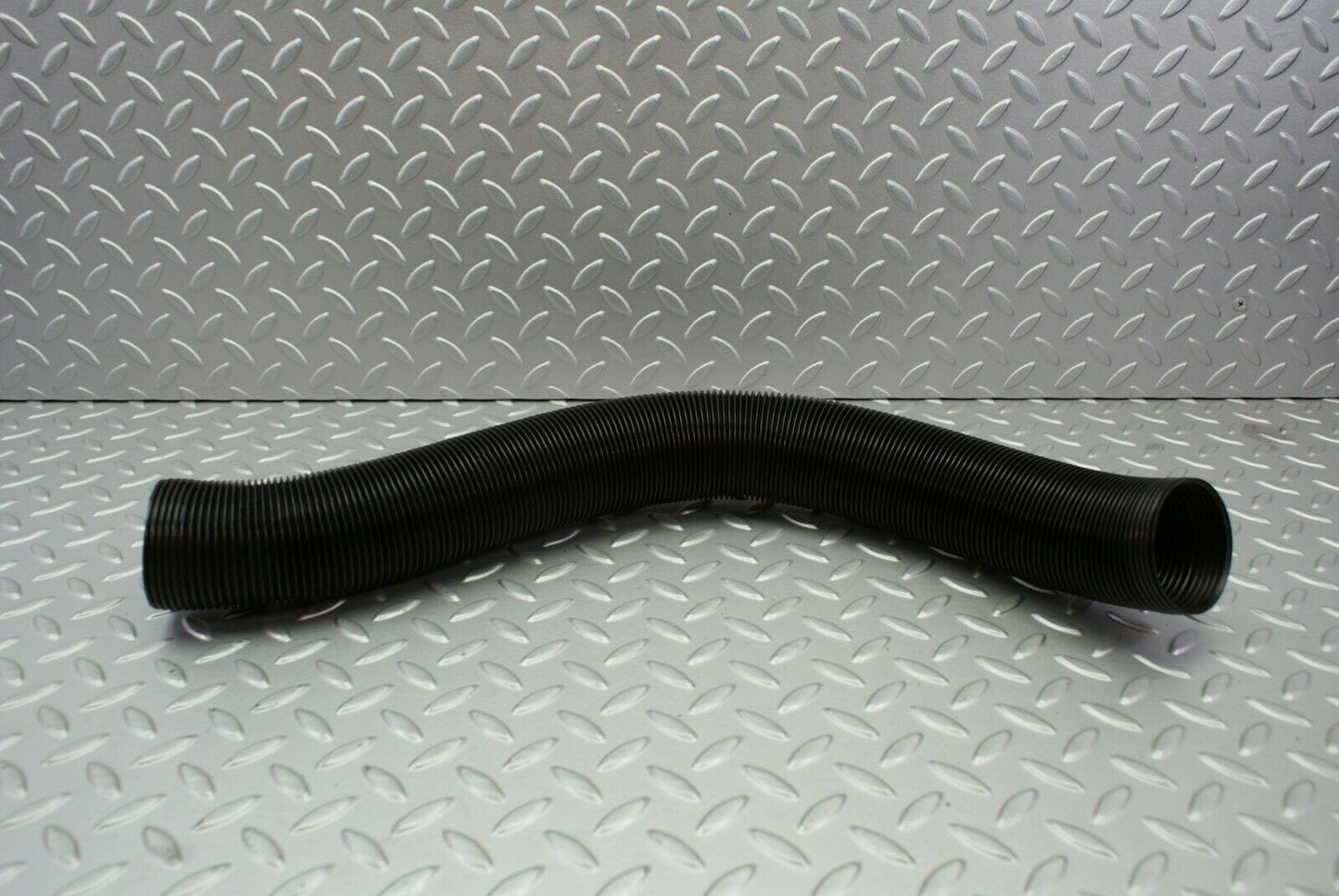 2904 Mercedes-Benz C123 280CE Coupe Ventilation Pipe