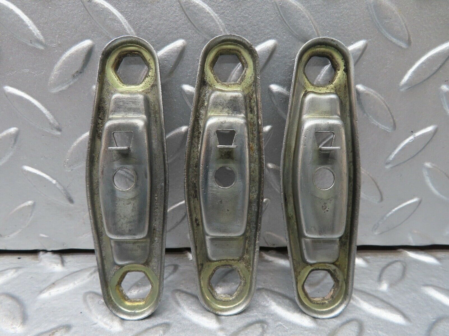16951 Mercedes-Benz C123 280CE Coupe Fuel Injector Bracket 3pcs