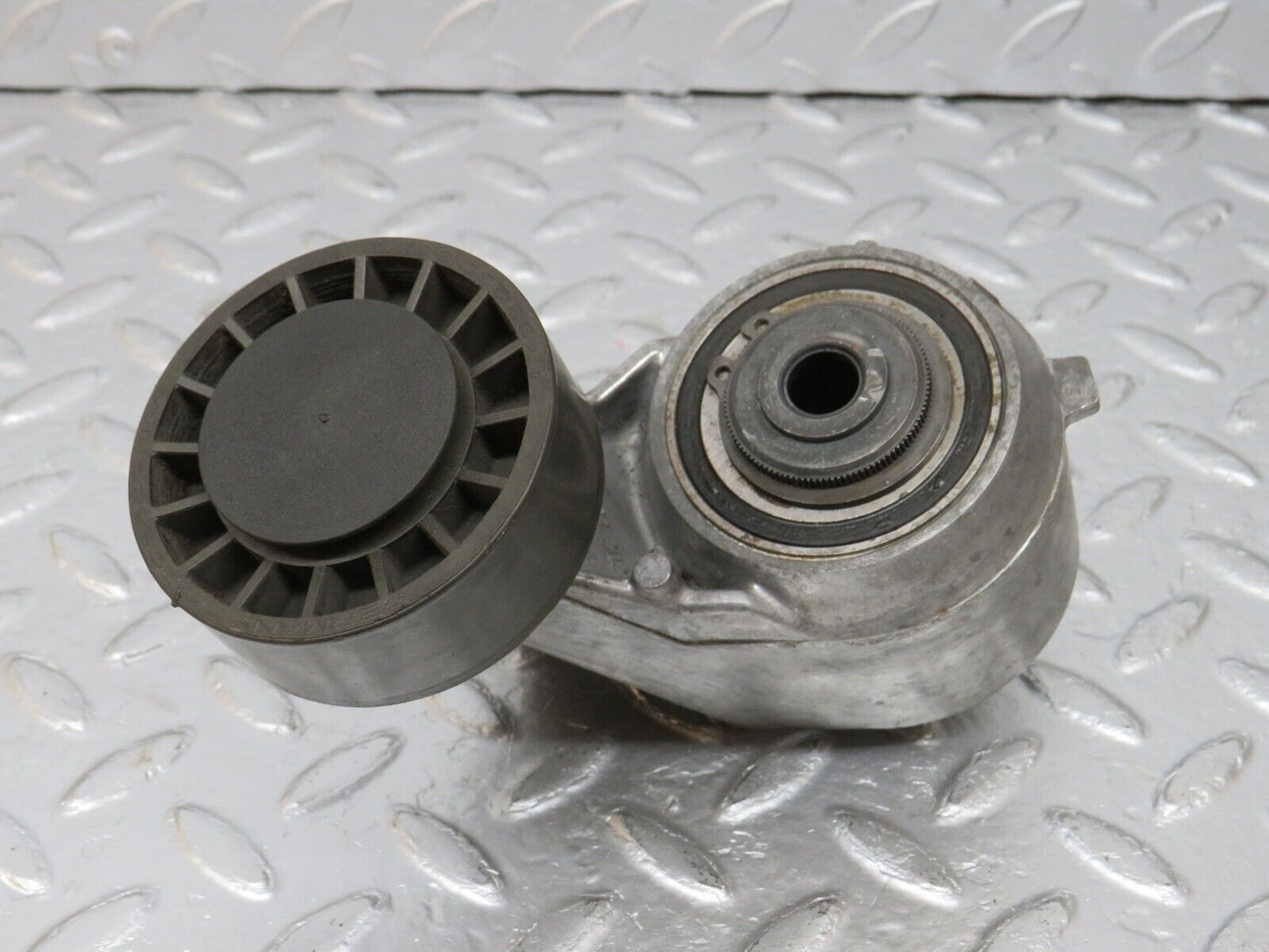 34147 Mercedes-Benz W124 260E Belt Tensioner 1032021140